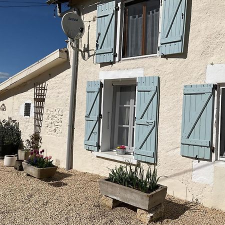 Bed and Breakfast Le Jardin De Rose 24 Feuillebert Romagne 86700 Экстерьер фото