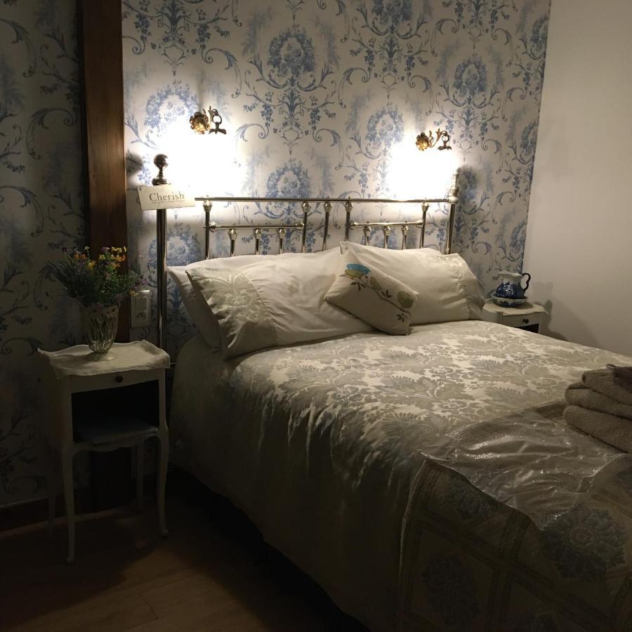Bed and Breakfast Le Jardin De Rose 24 Feuillebert Romagne 86700 Экстерьер фото