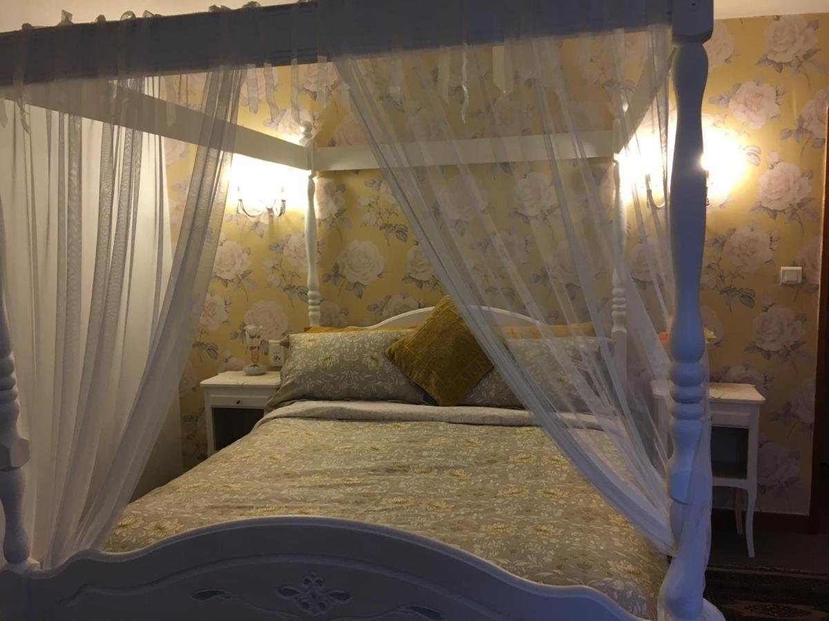 Bed and Breakfast Le Jardin De Rose 24 Feuillebert Romagne 86700 Экстерьер фото