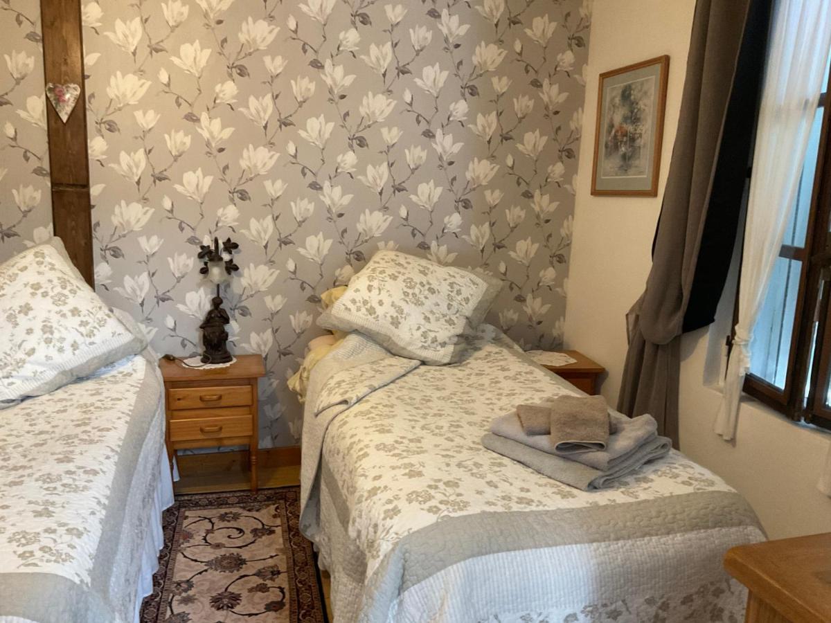 Bed and Breakfast Le Jardin De Rose 24 Feuillebert Romagne 86700 Экстерьер фото