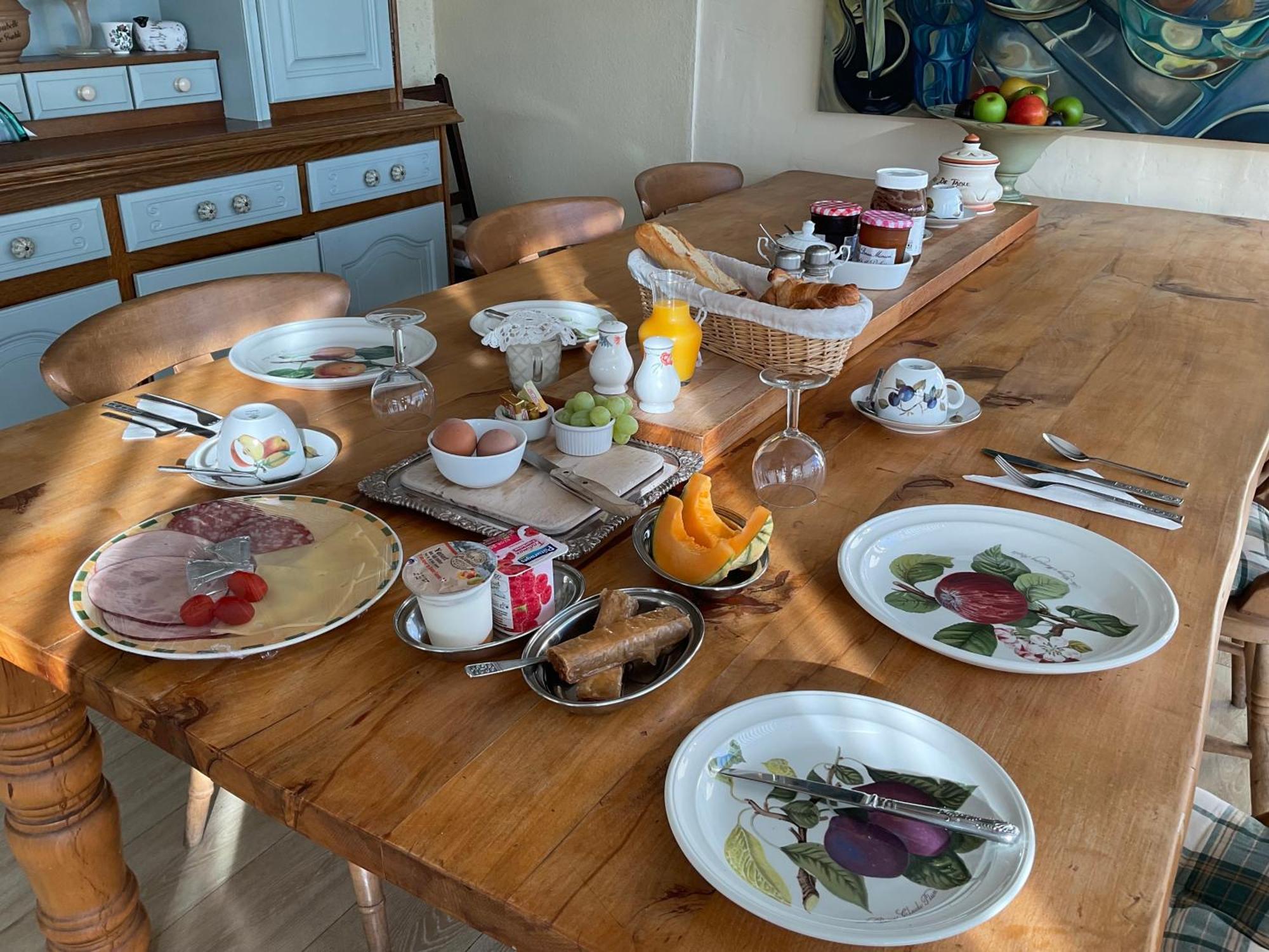 Bed and Breakfast Le Jardin De Rose 24 Feuillebert Romagne 86700 Экстерьер фото